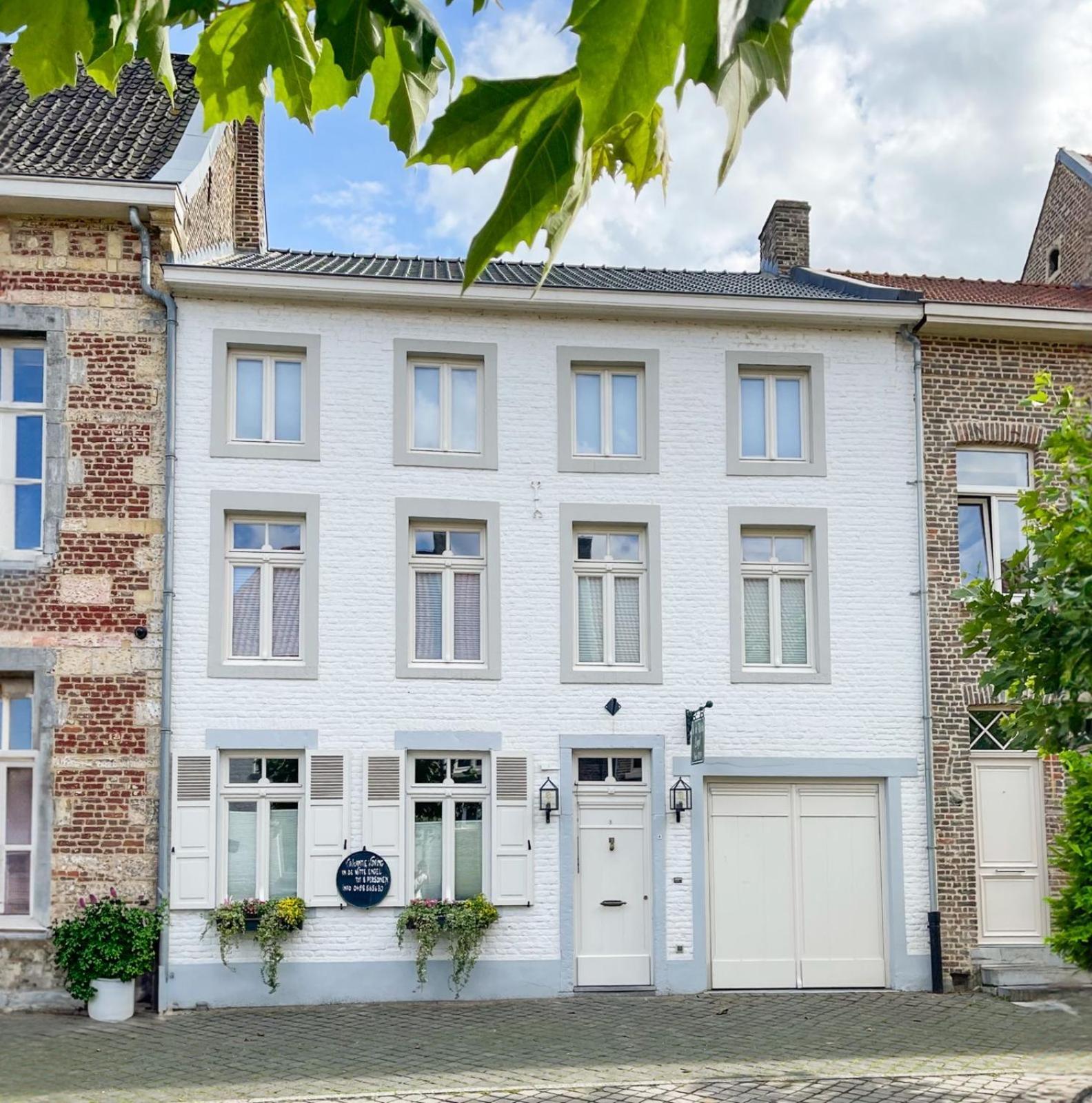 Villa In De Witte Engel Lanaken Exterior foto